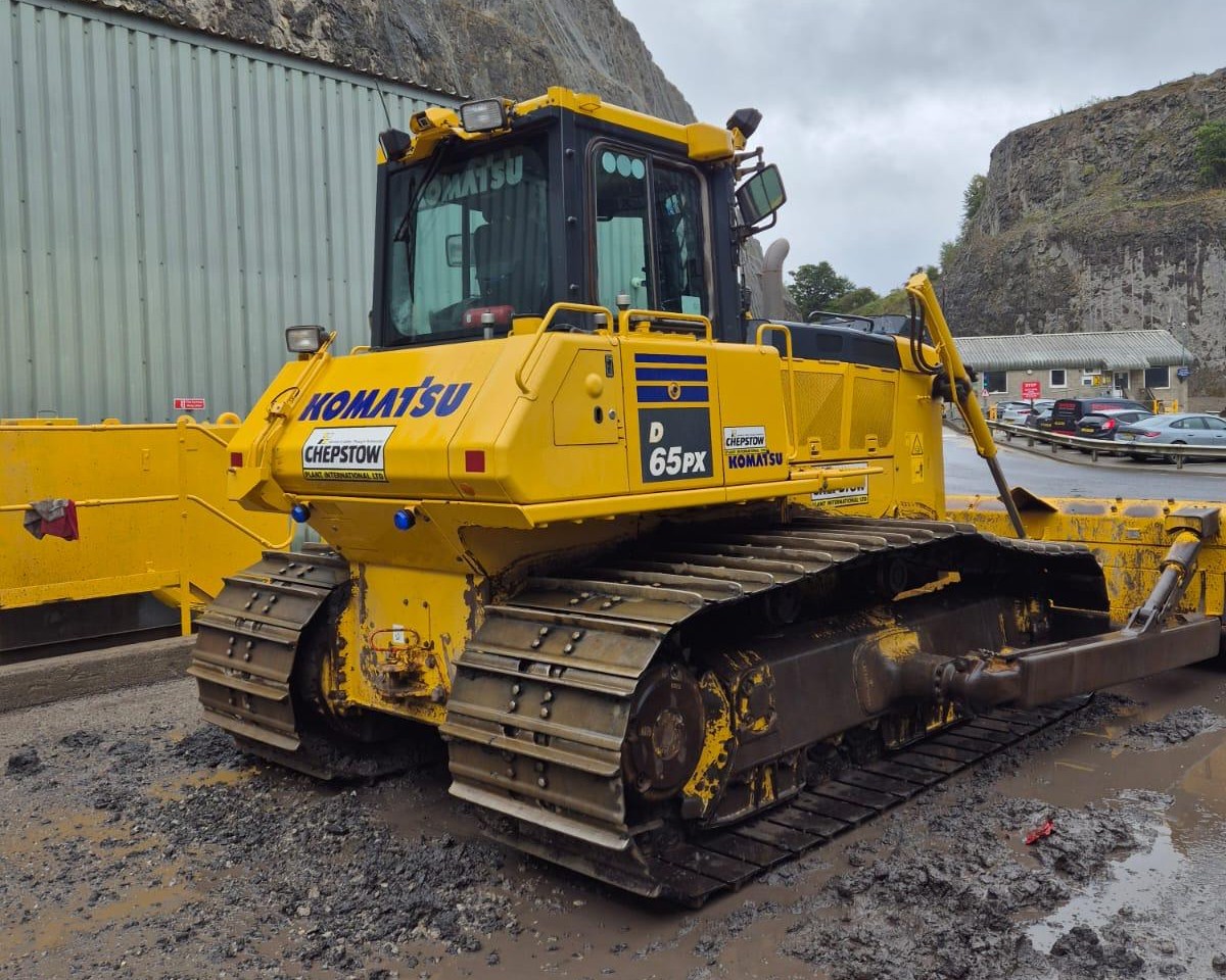 D65PX-18 15 2021 Komatsu D65PX 18 4