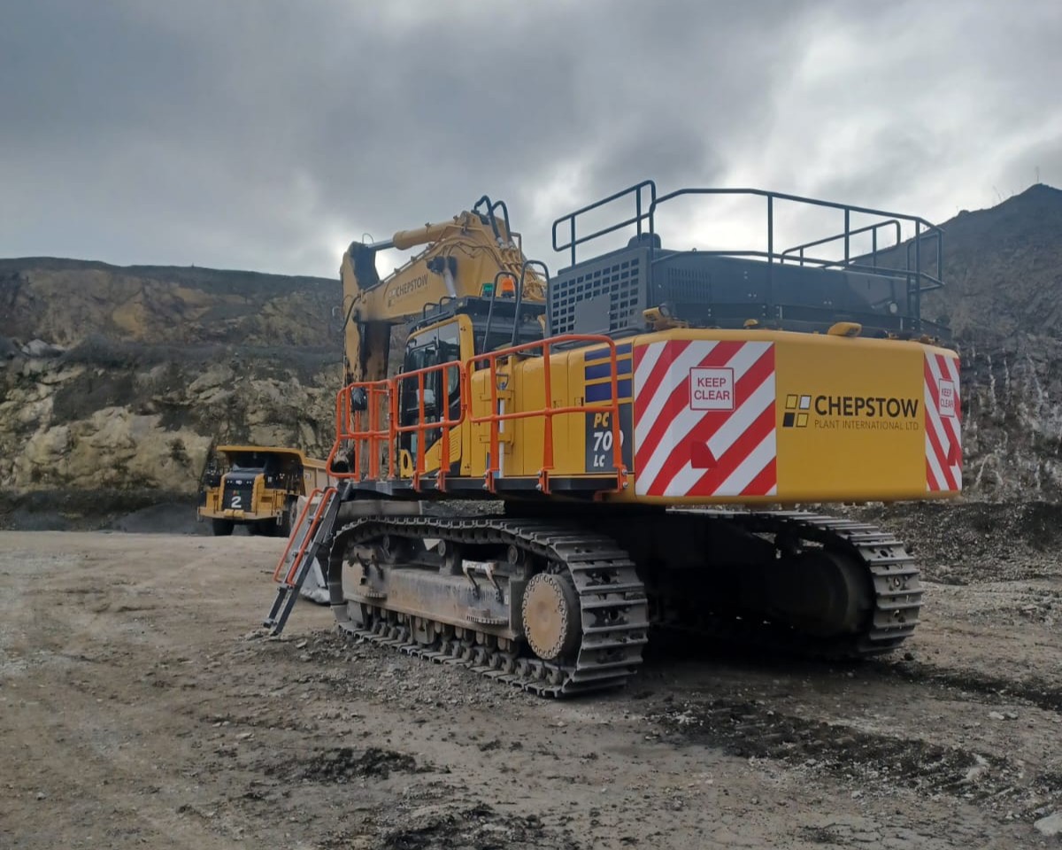 PC700LC-11 18 F1054 2