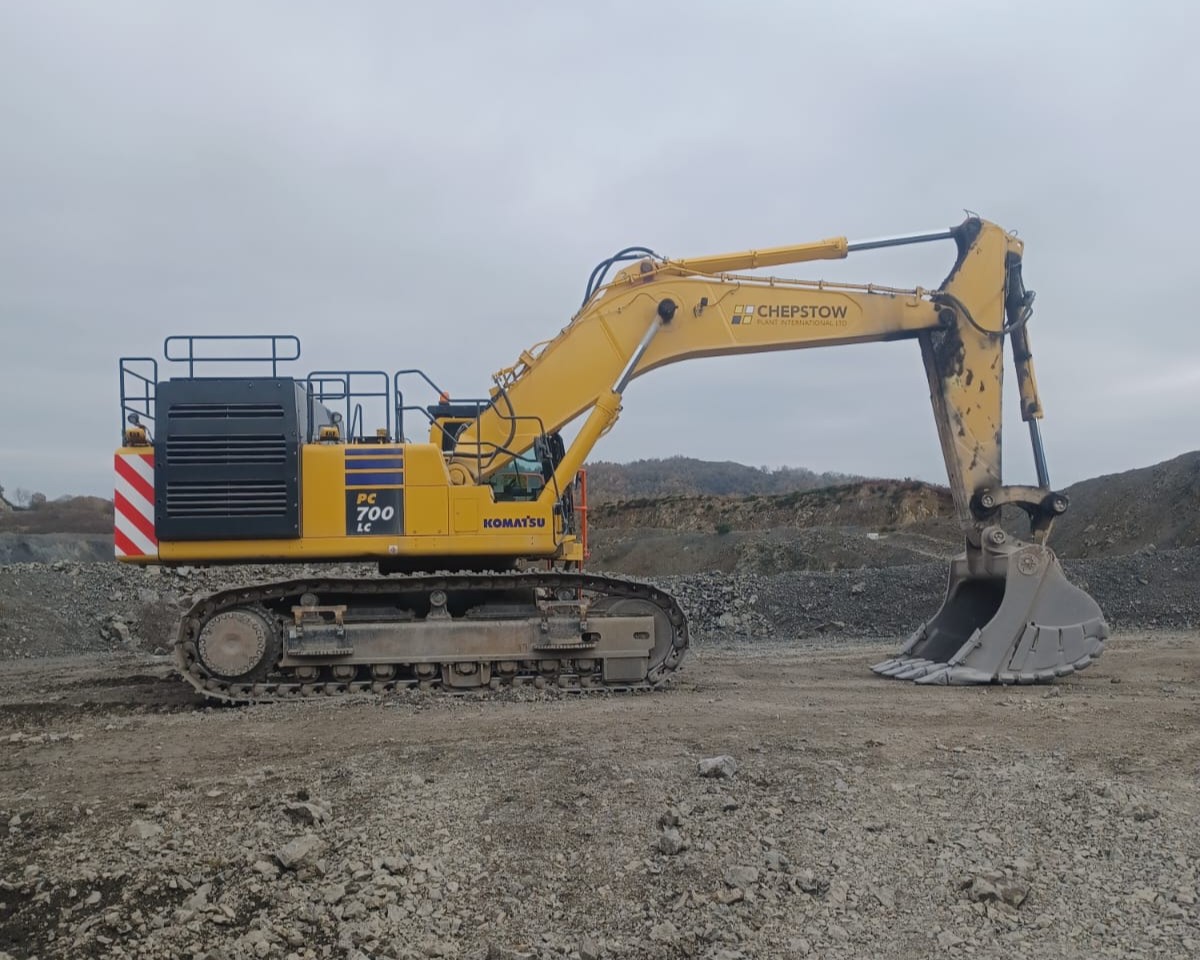 PC700LC-11 16 F1054 4