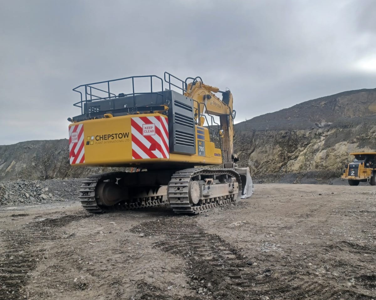 PC700LC-11 17 F1054 6